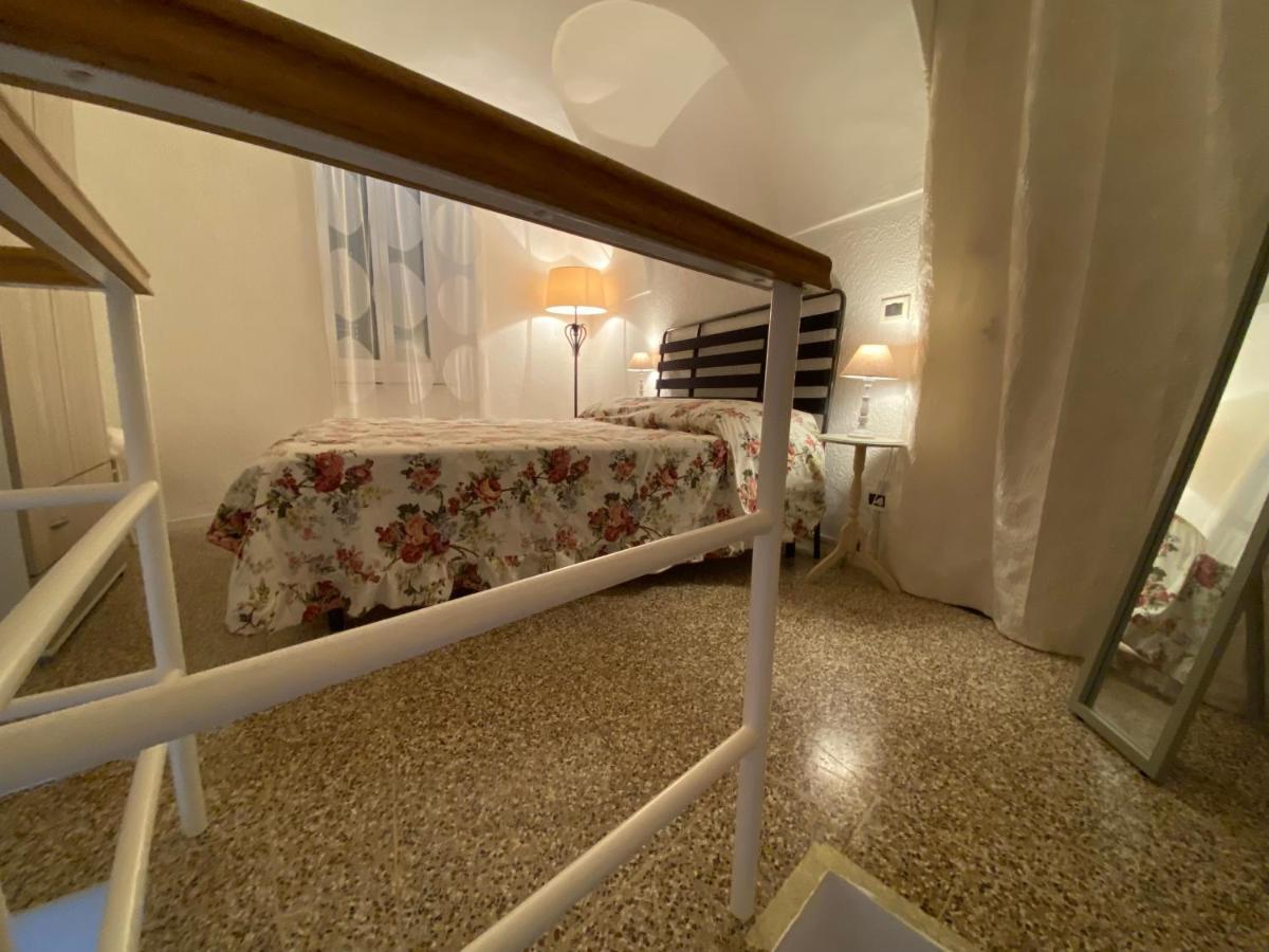 La Casa Degli Alberi Villa Dolceacqua Luaran gambar
