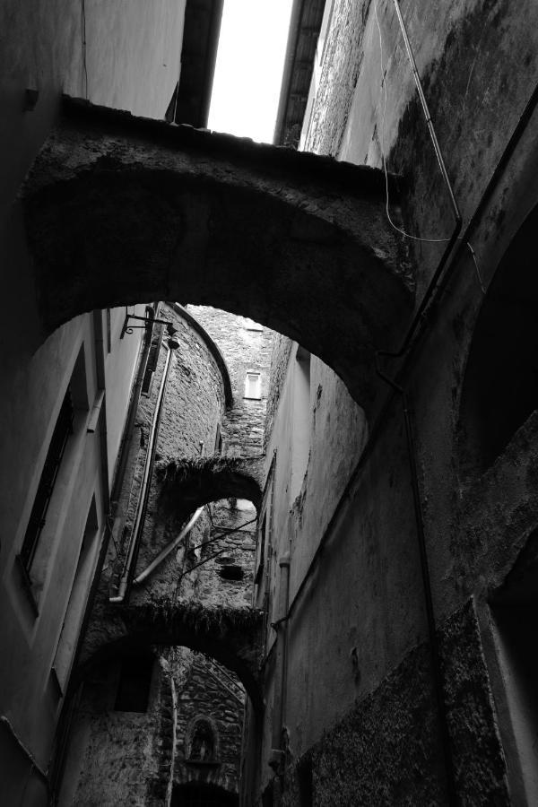 La Casa Degli Alberi Villa Dolceacqua Luaran gambar