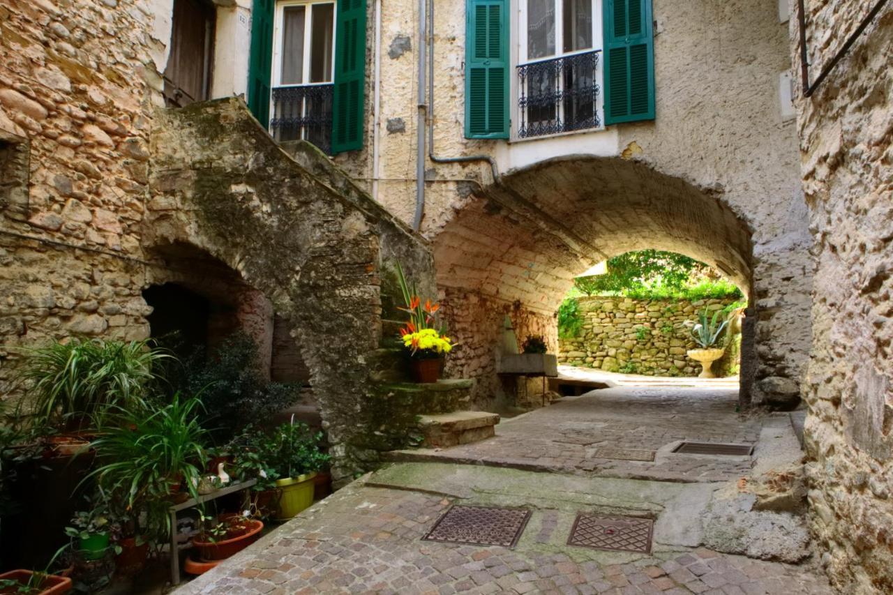 La Casa Degli Alberi Villa Dolceacqua Luaran gambar